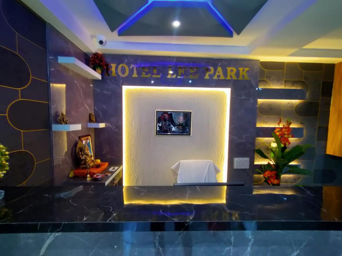 Hotel Lee Park Ахмедабад Экстерьер фото