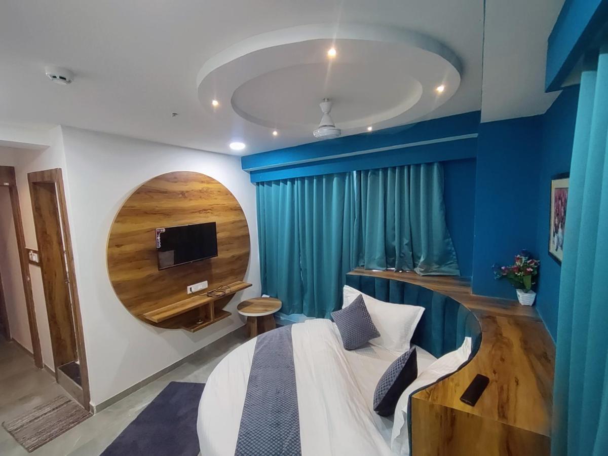 Hotel Lee Park Ахмедабад Экстерьер фото