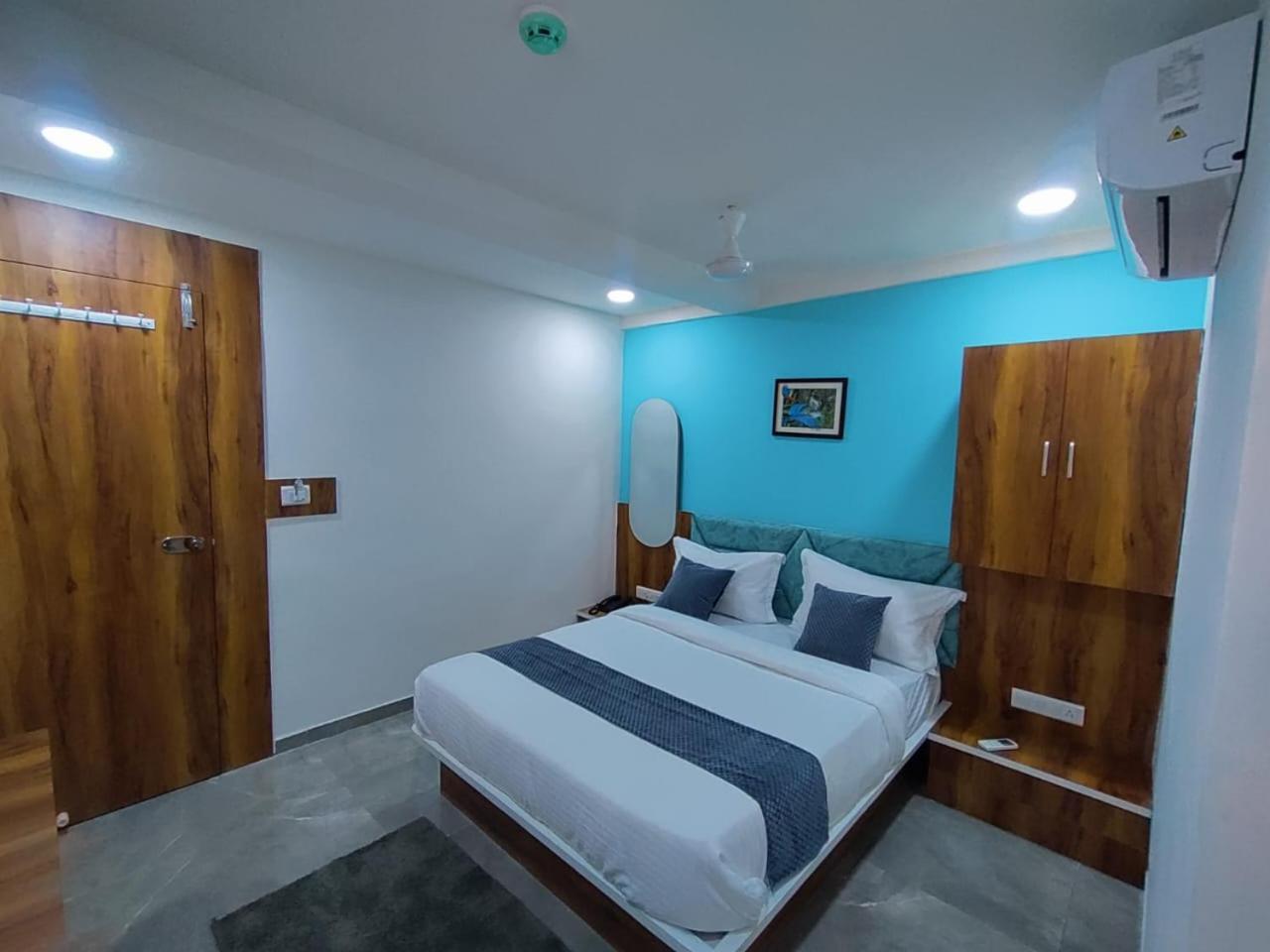 Hotel Lee Park Ахмедабад Экстерьер фото