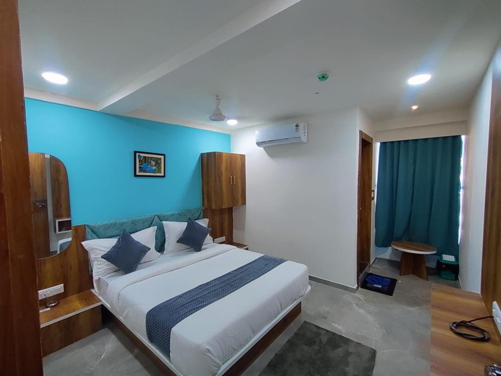 Hotel Lee Park Ахмедабад Экстерьер фото